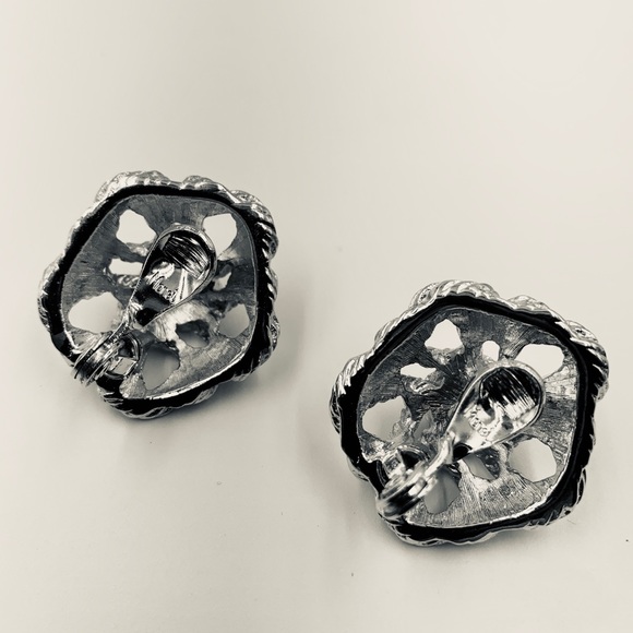 Rope twist motif vintage signed Monet earrings - Picture 2 of 2